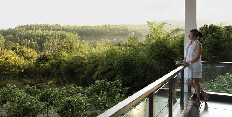 The Serai Chikmagalur Room photo